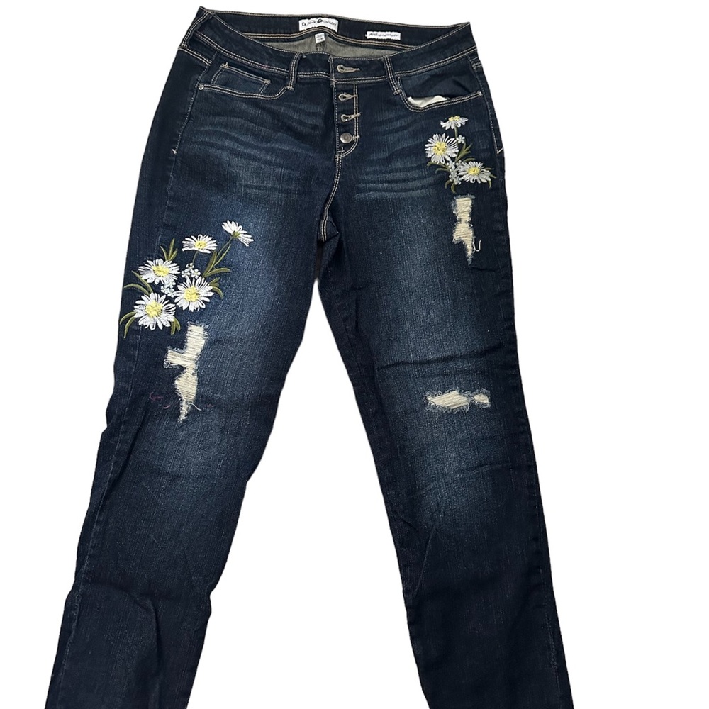 Never work skinny jeans